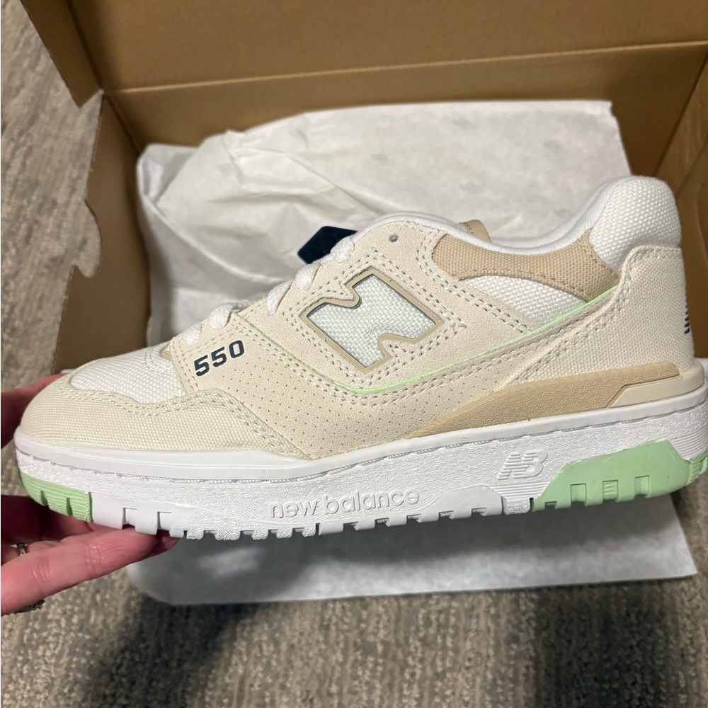 NEW BALANCE 550 - Picture 7 of 13